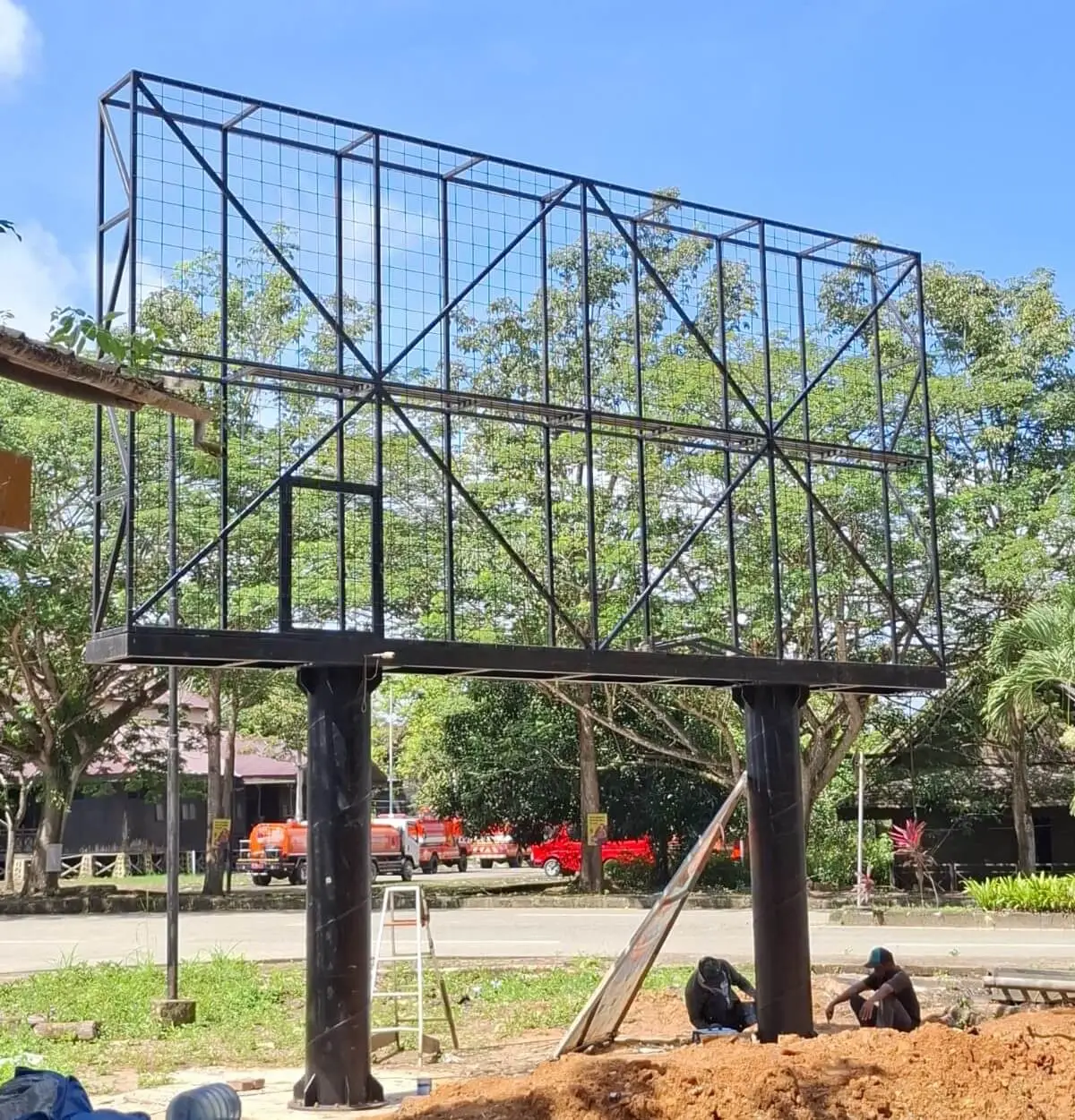 Konstruksi billboard outdoor