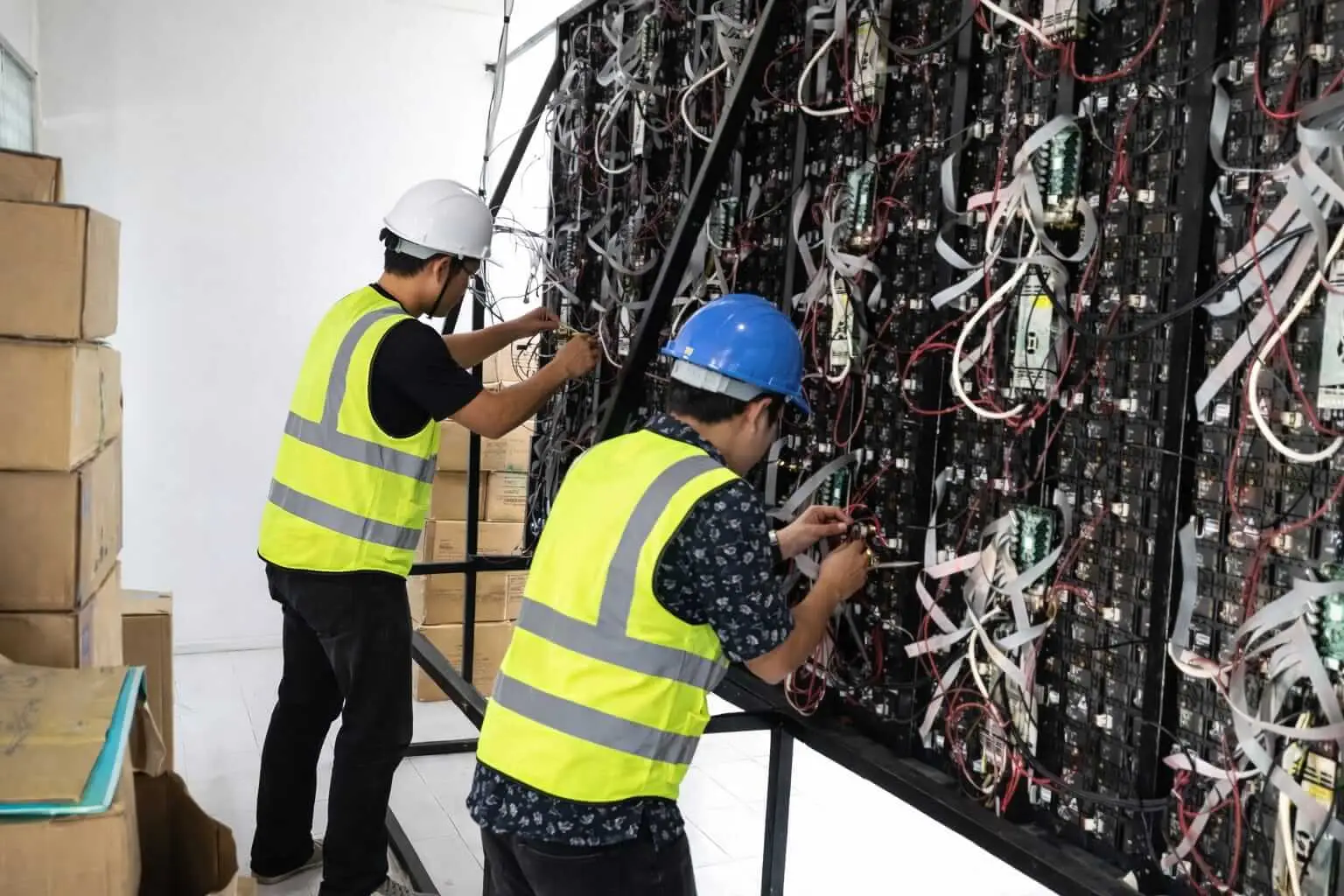 pemasangan rangka videotron custom