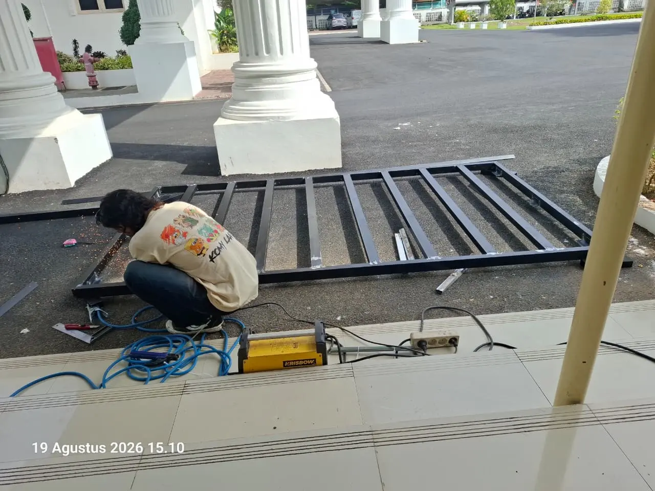 Pembuatan rangka Videotron Indoor P1.86