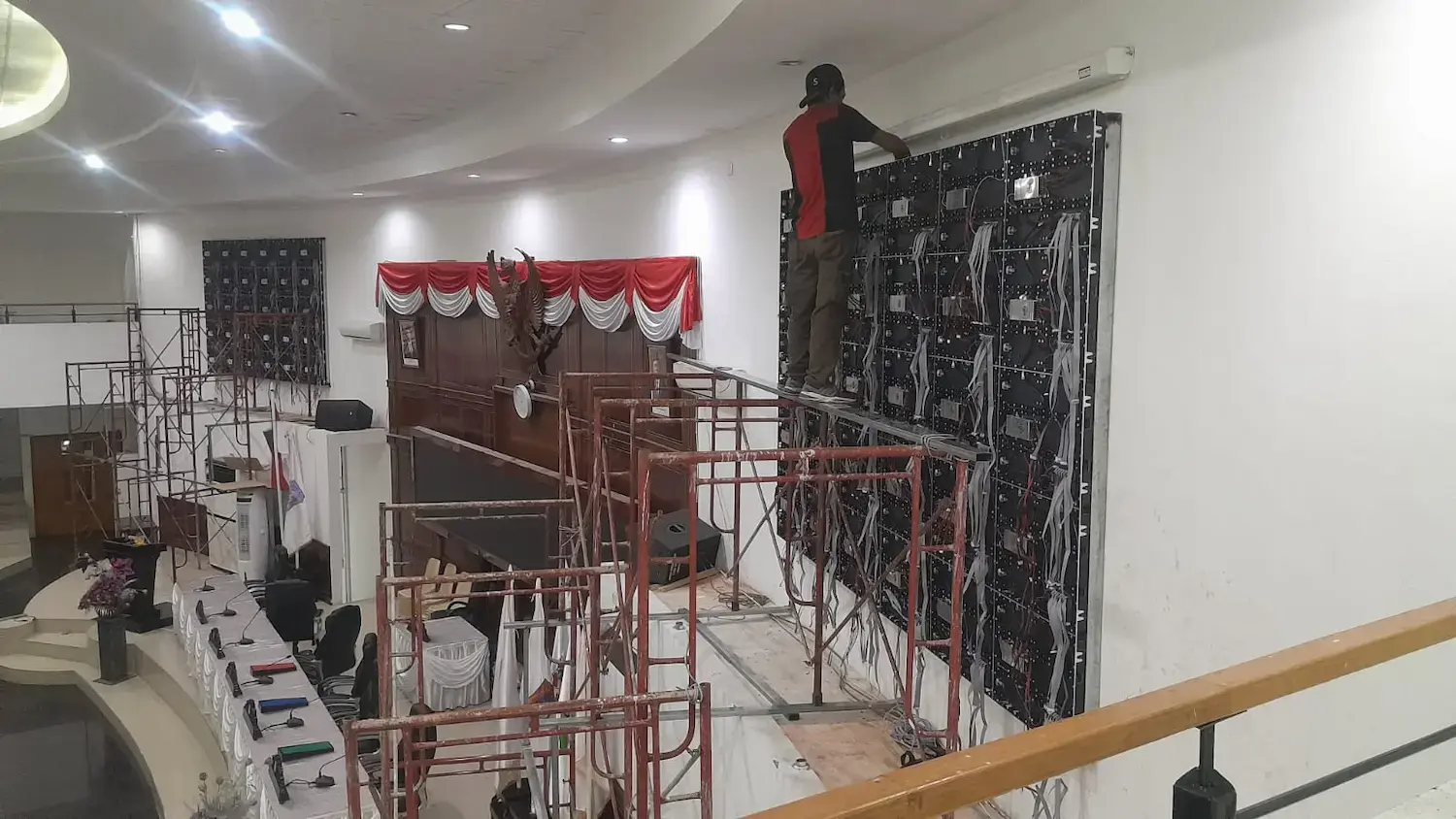 Jasa instalasi Videotron Indoor profesional