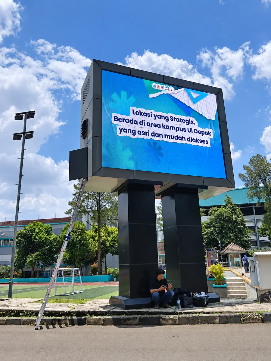 Maintenance Videotron Outdoor pada LED display