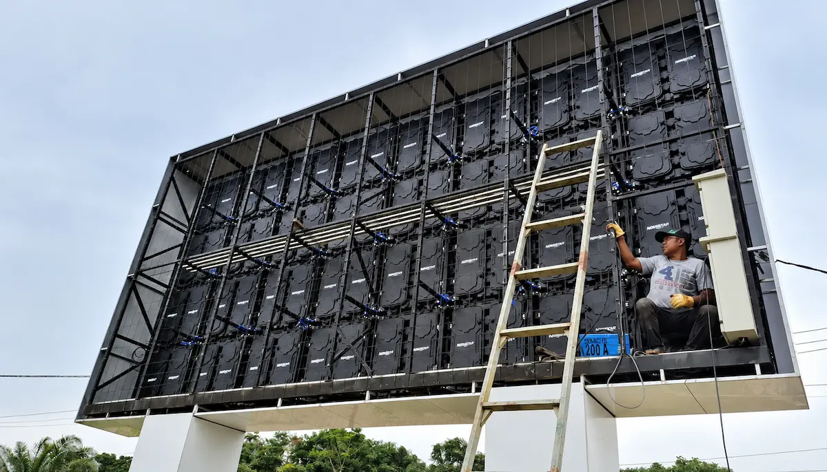 Sistem pemasangan dan kelistrikan Videotron Outdoor