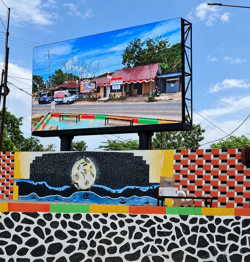 Contoh penggunaan Videotron Outdoor P8 pada billboard digital