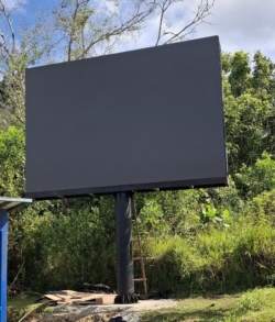 instalasi videotron outdoor single pole area terbuka
