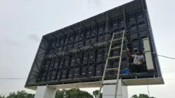 konstruksi videotron outdoor dengan material tahan cuaca untuk layar led display luar ruangan