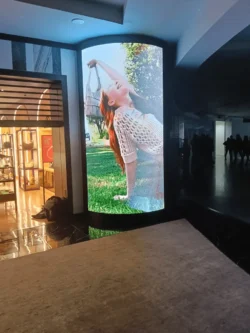videotron LED curve indoor modul fleksibel dengan struktur kabinet custom